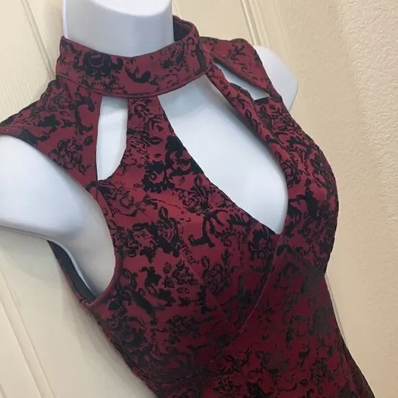 Charlotte Russe Small Cutouts Faux Black Burgundy Velvet Suede Short Sleeve - Picture 5 of 13